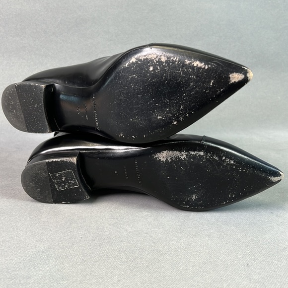 Burberry bootie. Front zipper. Black leather. Leather lining. Size 38.5. - Picture 12 of 14